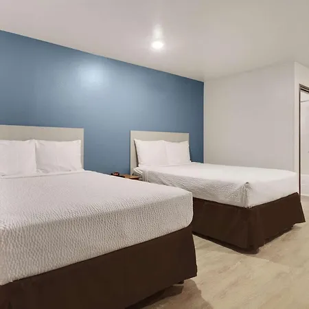 Woodspring Suites Conroe Exterior photo