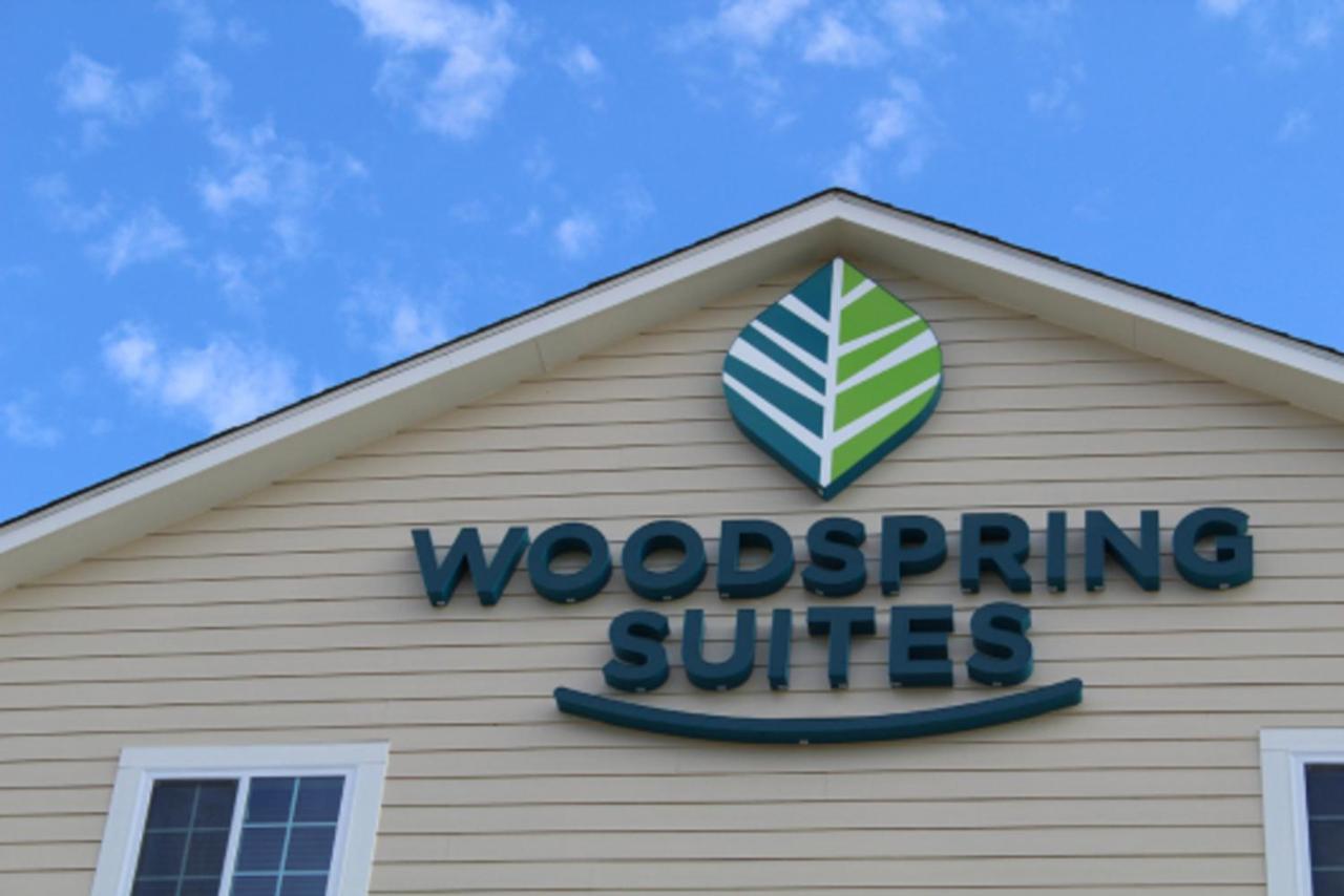 Woodspring 2* Conroe