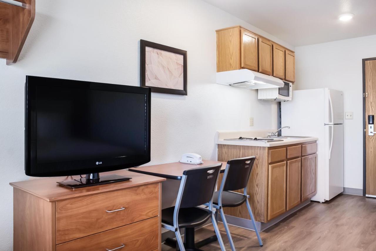 Woodspring Hotel Conroe