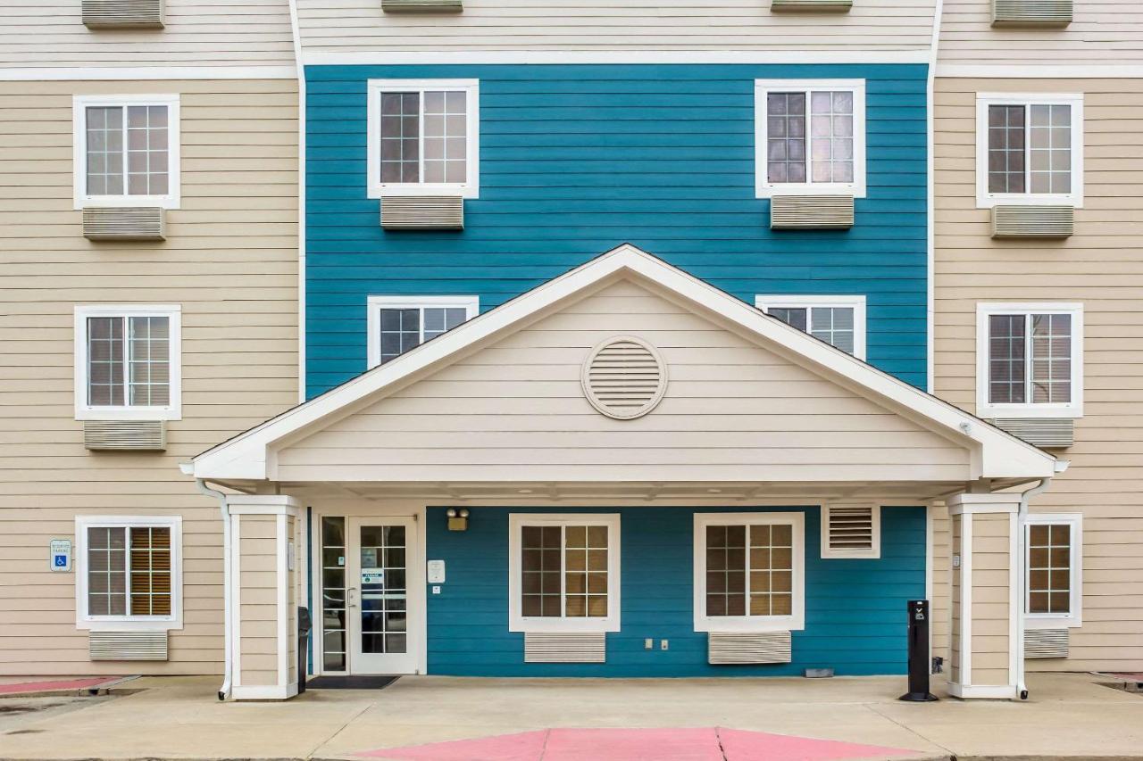 Woodspring Hotel Conroe